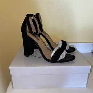 Steve Madden black Carrson heels